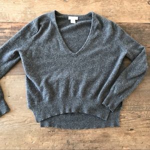 Cashmere sweater in charcoal